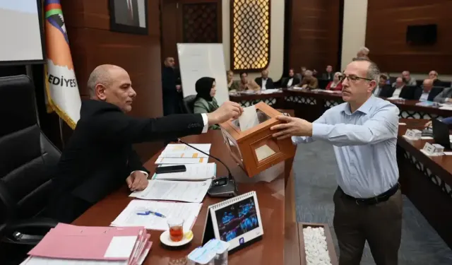 Körfez Belediyesi’nde yeni dönem: Komisyonlar belli oldu