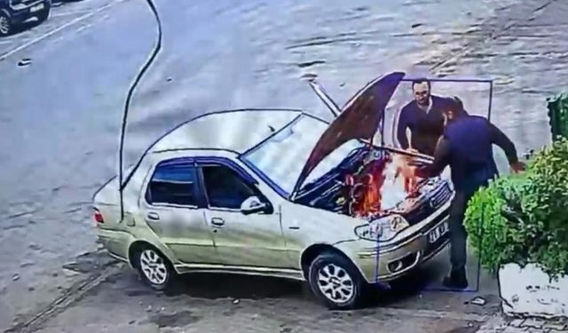 Cayır Cayır Yandı Üfleyerek Söndürmeye Çalıştı