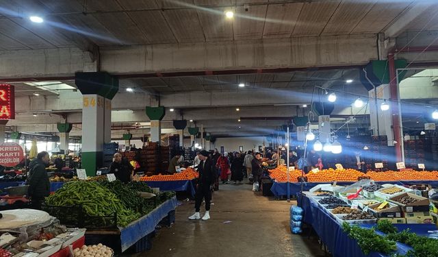 Doğu Kışla Pazarında Mevsim Değişti, Fiyatlar Düştü