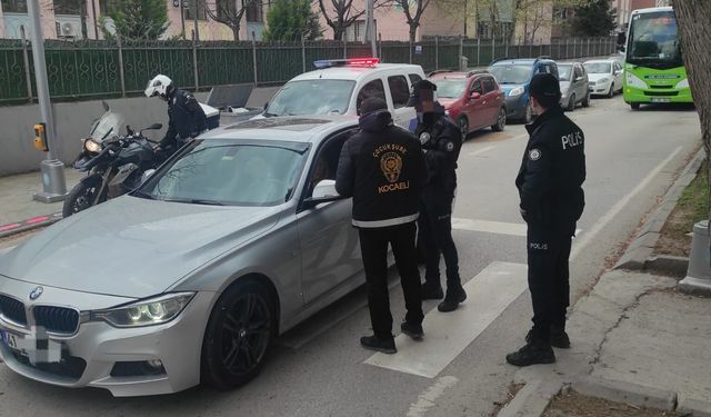 Polis Harekete Geçti: Okul Çevrelerinde Geniş Çaplı Denetim