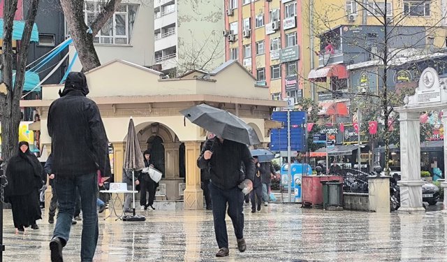 İzmit’te Sağanak Hayatı Olumsuz Etkiledi