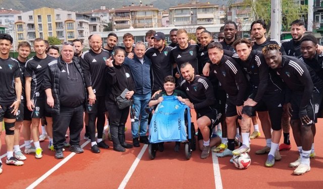 Kocaelispor’dan Eray’a anlamlı destek