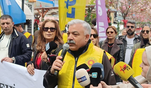 Yaşanan Okul Saldırıları İçin Kocaeli'de Eğitimciler Alanlara Çıktı