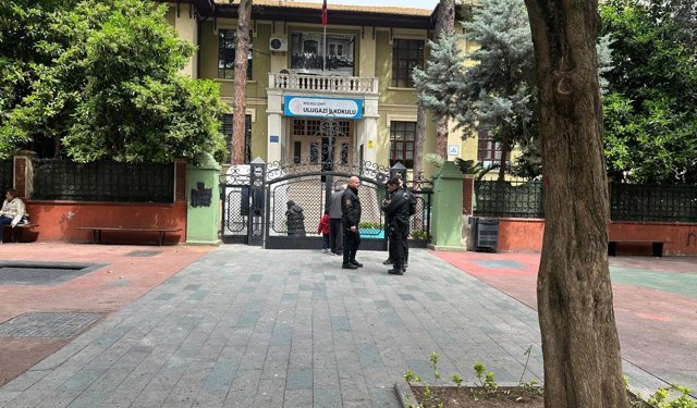 Kocaeli Polisi Okul Önünde Nöbette!