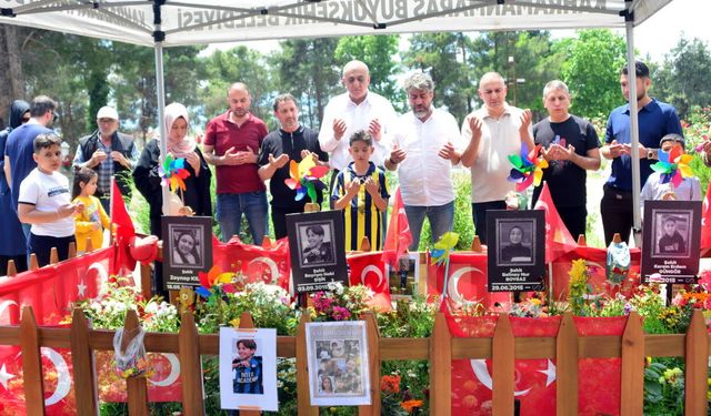Ayser Çalık'ın Şehit Çocukları Arife Günü Mezarlıkta Anıldı