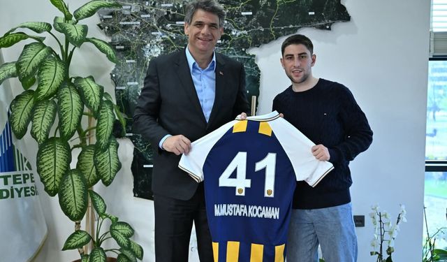 Mervan Yiğit’ten Başkan Kocaman’a anlamlı hediye