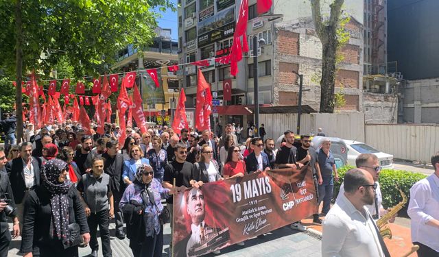Kurtuluş yürüyüşünün 107'inci yılında aynı coşku İzmit'te