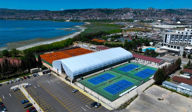 İzmit Tenis Spor Merkezi’ne 4 Kapalı Kort