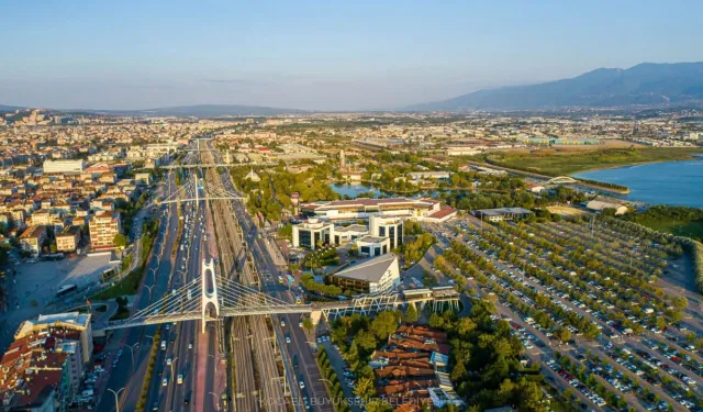 Kocaeli’de Puslu Başlayan Gün Isınacak