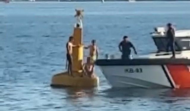 İzmit Körfezi’nde mahsur kalan 3 kişiyi Sahil Güvenlik kurtardı