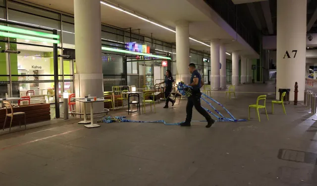 Havalimanında Polislere Saldırı: 4 Yaralı