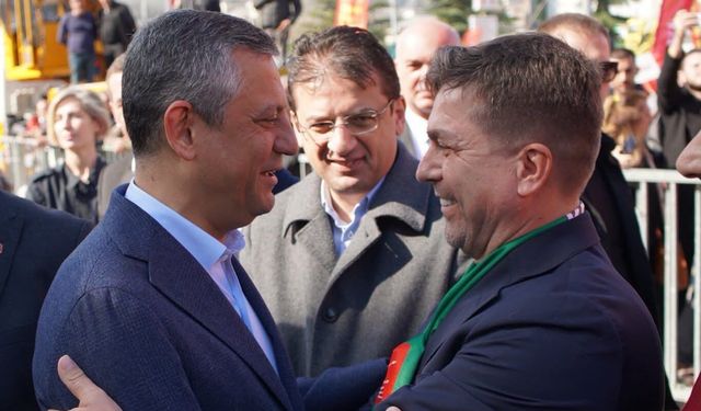 Bülent Sarı'dan Özgür Özel'e destek: “Yol arkadaşlığı zor zamanlarda olur”