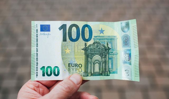 Hafta Sonunda Döviz Alacaklar Dikkat! Dolar ve Euro Kaç TL?