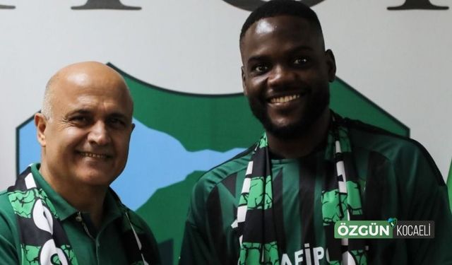 Kocaelispor, Show ile 3 Yıllık Sözleşme İmzaladı