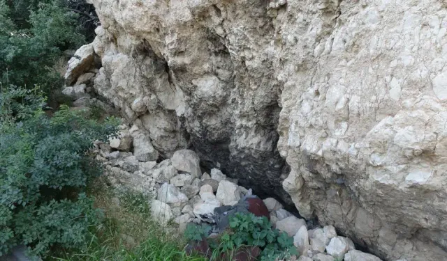 Mağarada insan kemikleri bulundu
