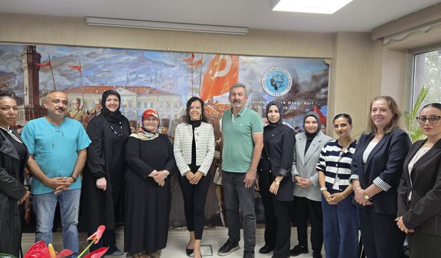 Anahtar Parti kadınlarından Türk Ocakları'na ziyaret