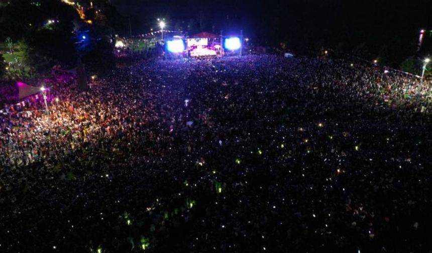 Yıldız Tilbe Kocaeli'ye damga vurdu