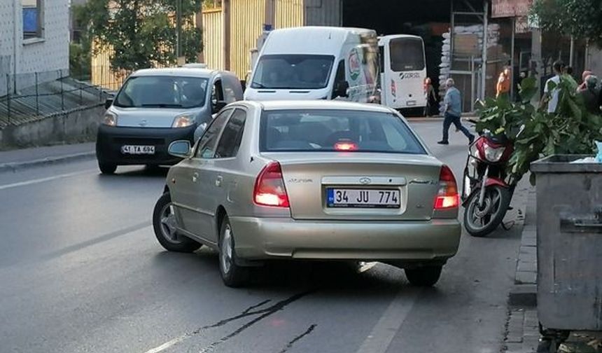 Yolun karşısına geçmek isterken ezildi