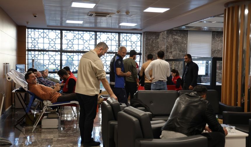 Kartepe'de kan ve kök hücre bağışı kampanyası düzenlendi