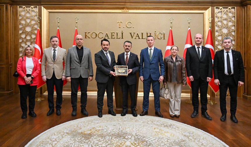 CHP İzmit İlçe Başkanı Gökhan Ercan ve Yeni Yönetiminden Vali Aktaş’a Ziyaret