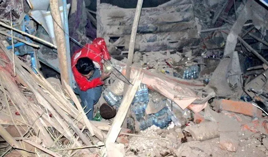 6,3 büyüklüğündeki sarsıntıda en az 20 ölü