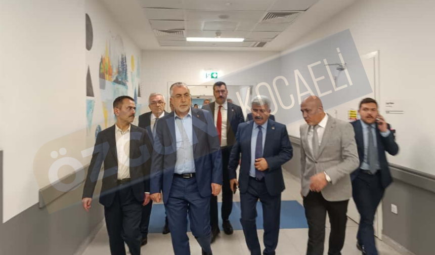 Bakan Işıkhan yaralıları ziyaret için Kocaeli Şehir Hastanesi'ne geldi