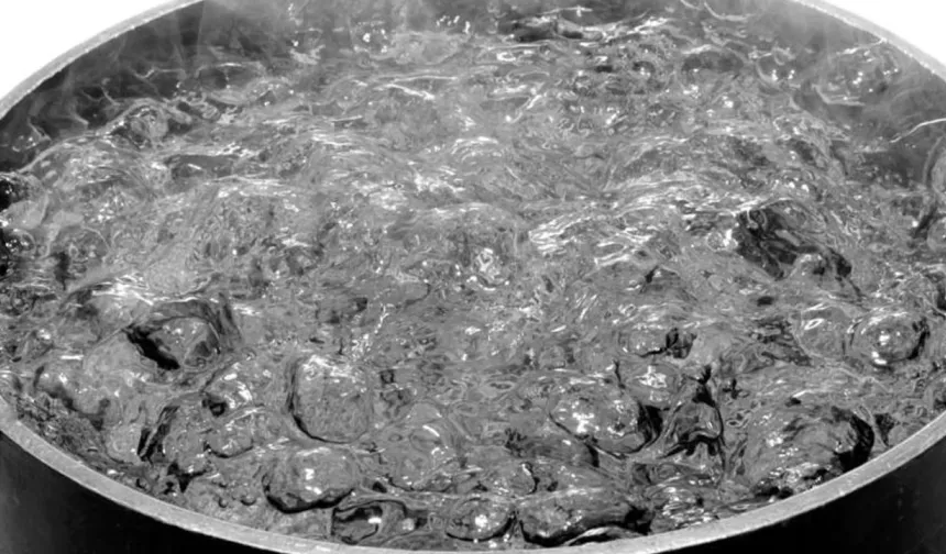 5 yaşındaki çocuğun üzerine kaynar su döküldü