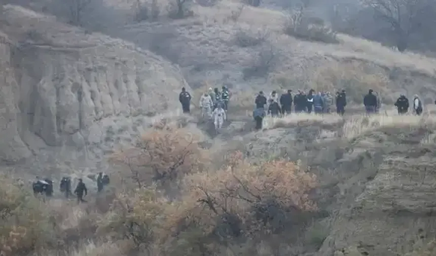 Düşen uçağın karakutusu bulundu! 18 Şehide ulaşıldı