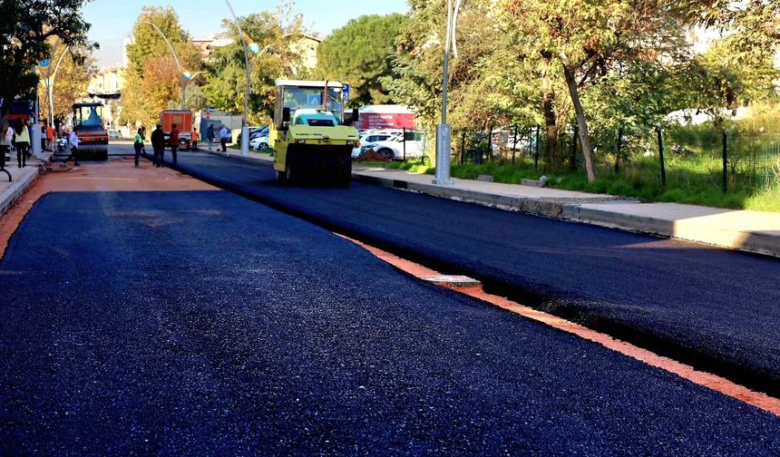 Körfez'de asfalt mesaisi