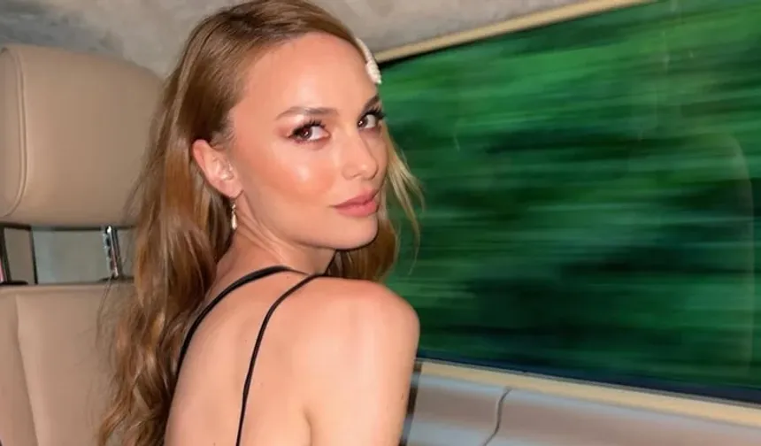 Nilperi Şahinkaya Bekar'a Gönlünü Kaptırdı