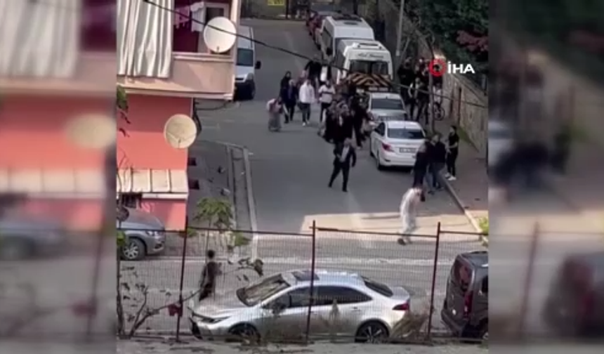 Şeytan Taşlar Gibi Dizilip Ev Taşladılar