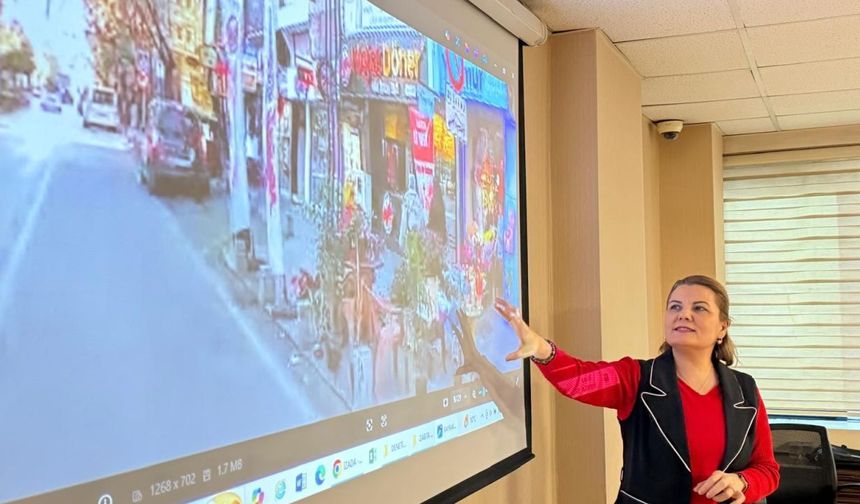 Fatma Kaplan Hürriyet Uyardı: “Kaldırımlar Vatandaşındır”