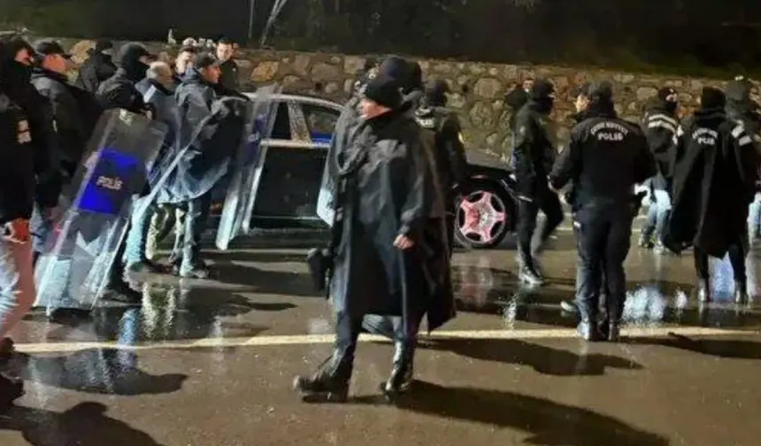 Ertuğrul Doğan’a Yumruklu Saldırı! Kocaeli'de Maç Sonu Ortalık Karıştı