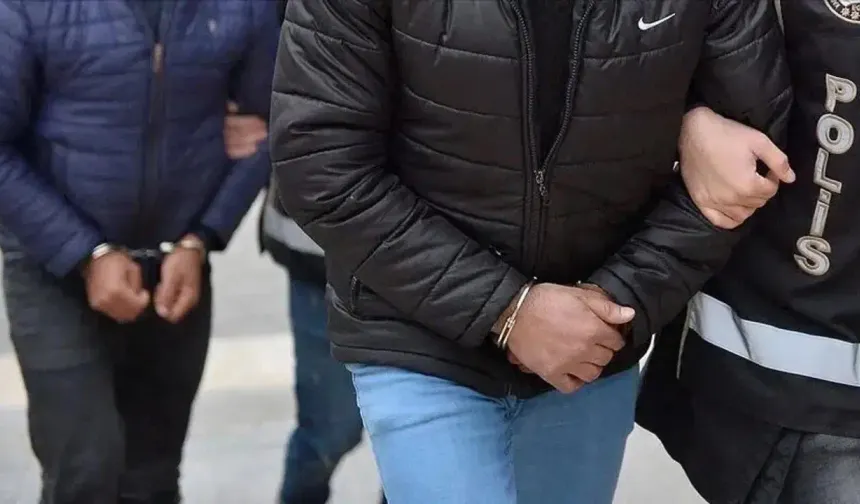 FETÖ’nün Mahrem Yapılanmasına Baskın: Çok Sayıda Para ve Dijital Materyal Ele Geçirildi