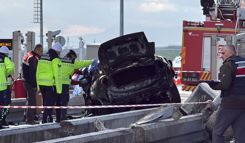 Korkunç Kaza! Alev Alan Araçta Yanarak Öldü