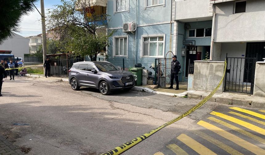 Eşini 8 Bıçak Darbesiyle Öldürdü