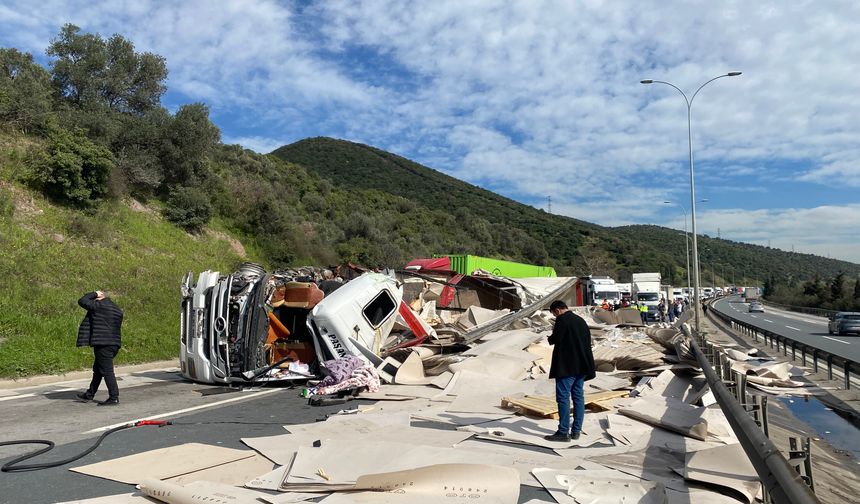 Kocaeli'de Tır Kazası!