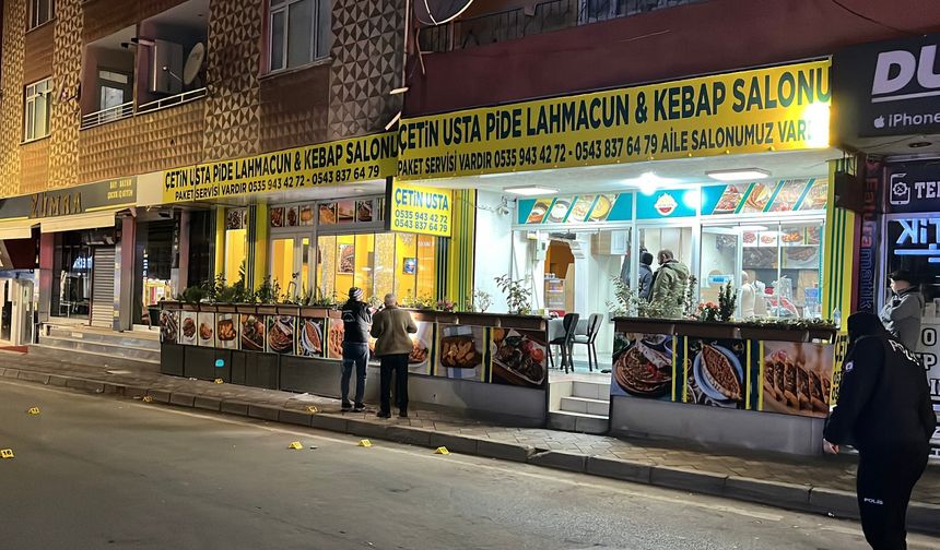 Kocaeli’de Kebapçıya Silahlı Saldırı Kamerada