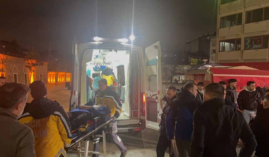 Kent Meydanı’nda Scooter Otomobile Çarptı