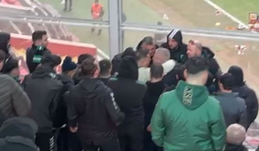 Maç Sırasında Hodri Meydan Liderlerine Bıçaklı Saldırı İddiası