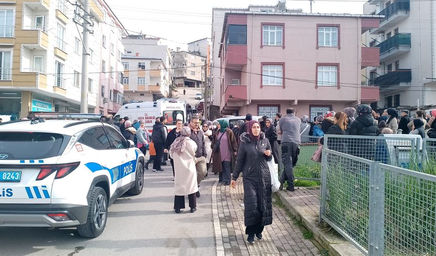 Kocaeli'de Bir Öğrenci Servisin Altında Kaldı!