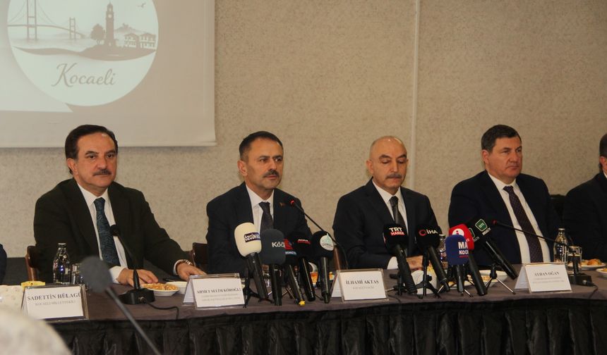 Soru var, cevap var; basın yok: "İzmit’te Türkiye Yüzyılı"