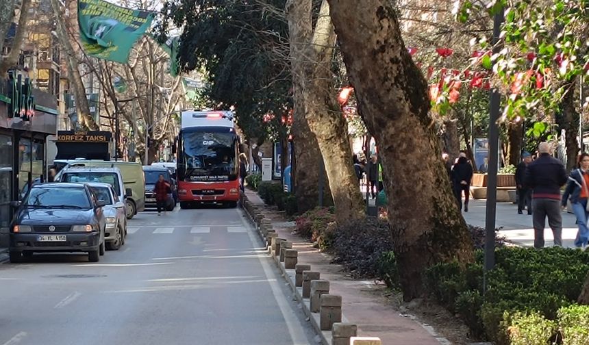CHP Kocaeli Miting İçin Otobüs Kaldırdı