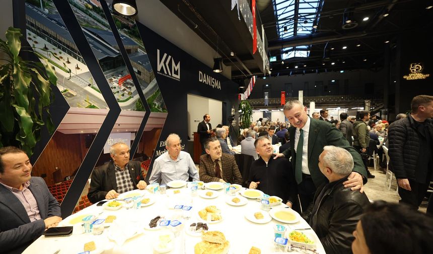 Büyükşehir’den Dev İftar: 820 STK Temsilcisi Aynı Sofrada