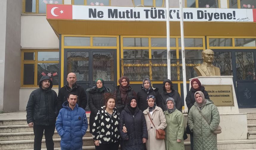 Derince’de Gözaltına Alınan Öğretmene Veliler Sahip Çıktı!