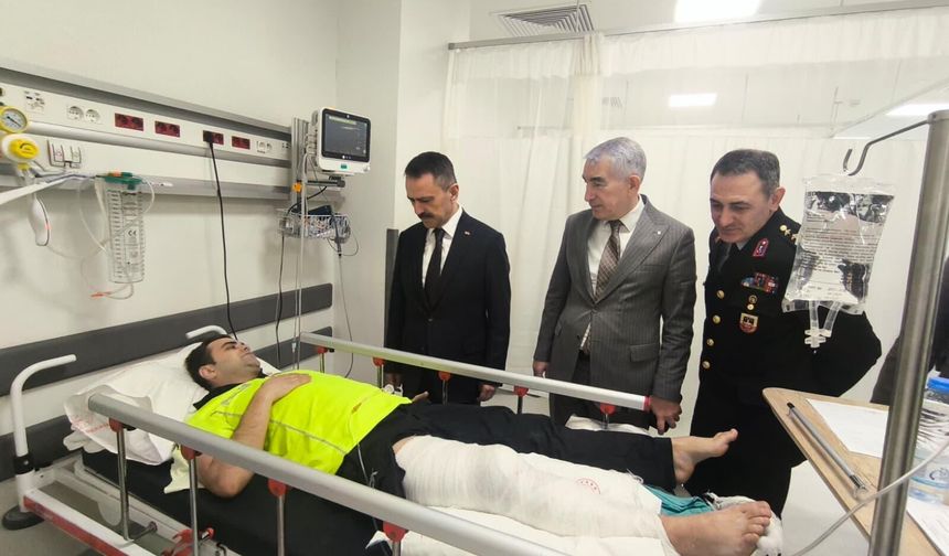 Vali Aktaş, SEKA Tünelinde Yaralanan Polisi Hastanede Ziyaret Etti