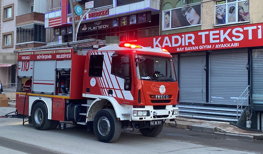 Körfez'de İşyeri Alevlere Teslim Oldu