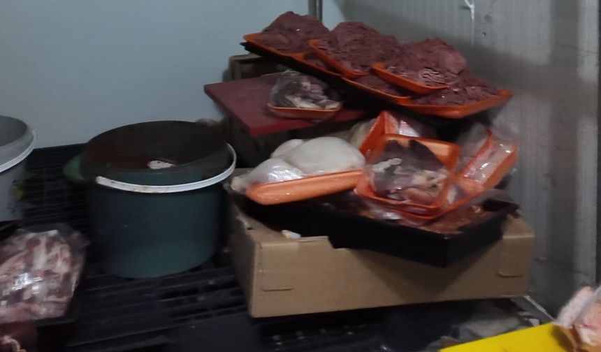 Kocaeli’de mide bulandıran görüntü: Kasap mühürlendi