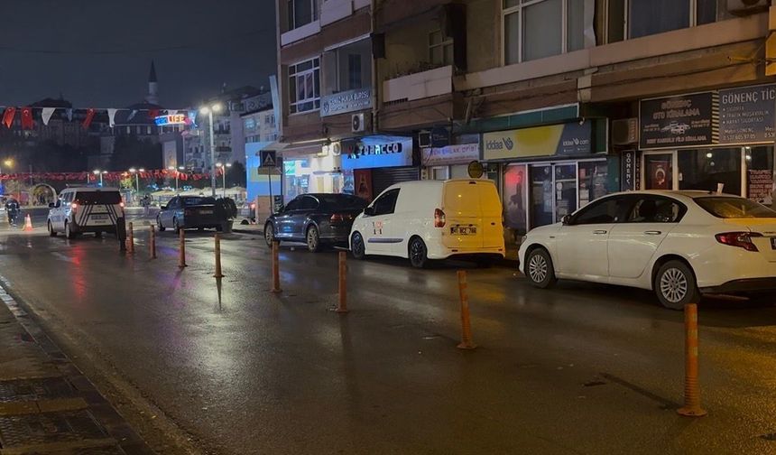 Kocaeli’de dehşet anları: Bıçaklanan genç yardım için dükkana kaçtı