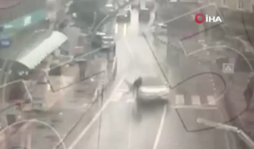 Yaya Geçidinde Çarptı, Tahliye Oldu